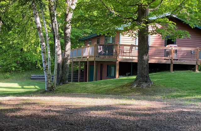 Encuentra tu aventura en Lazy Moose Cabin en Beautiful Moose Lake / Wireless Int.