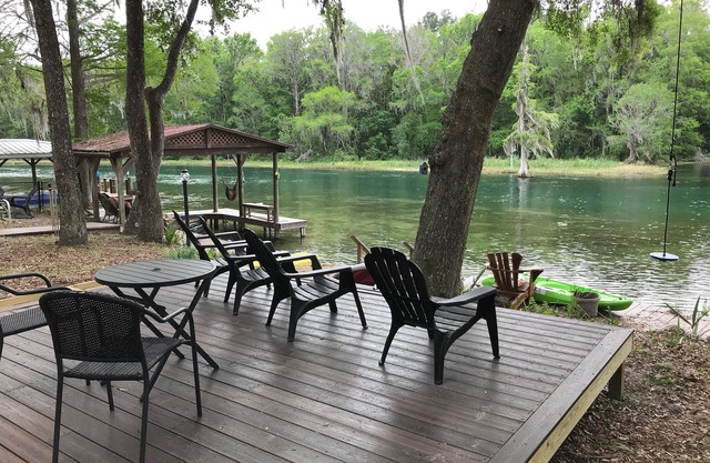 Encuentre su calma - Retiro de Palm Waters Riverhouse