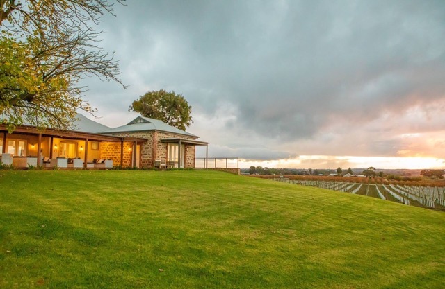 Fine Acres c 1890 Luxury Homestead - Vineyard Setting
