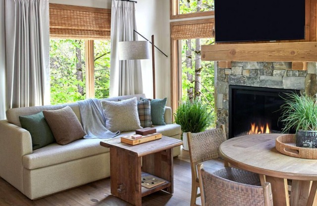 Finest Cabin Retreat: Wildlife, Dining, Hearth
