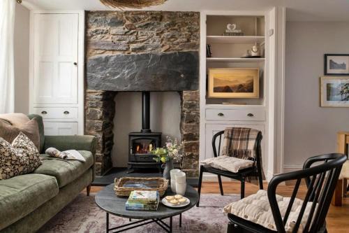 Finest Retreats - Bwthyn Llechi, Slate Cottage