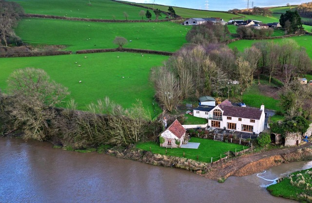Lower Netherdowns
