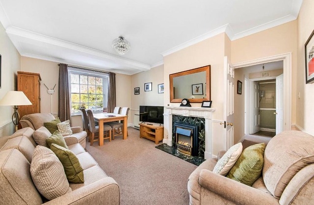 Finest Retreats - Kilburn Hall Apt