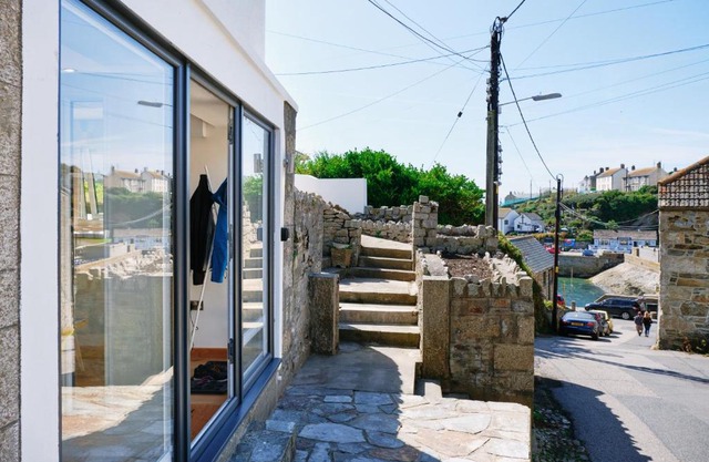 Finest Retreats - Luxury Holiday Let in Porthleven, Sleeping 2