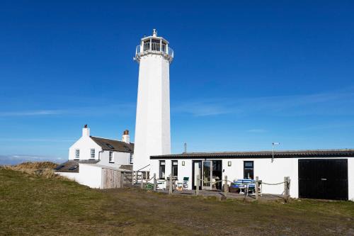 Finest Retreats - The Lighthouse Hide