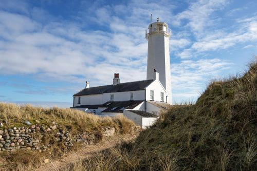 Finest Retreats - Walney Island Lighthouse