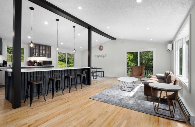 Finger Lakes ~ Firepit, Pet Friendly, Wine Country, Game Room ~ Skaneateles Lake