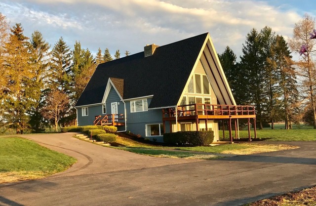 Finger Lakes Wine Country Chalet