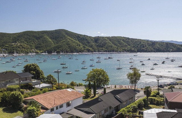 Finlay Waterfront - Waikawa Holiday Home