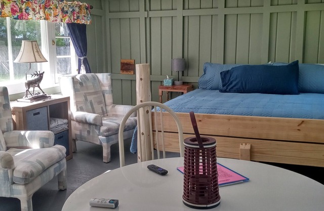 Finley's Riverside Cabins