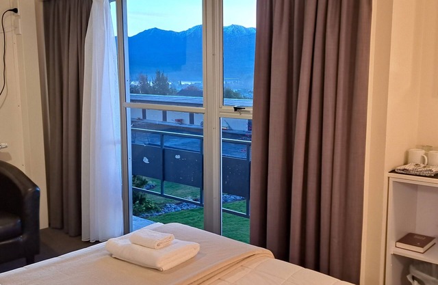 Fiordland Hotel