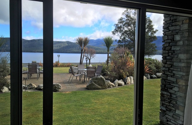 Fiordland Lakeview Motel and Apartments