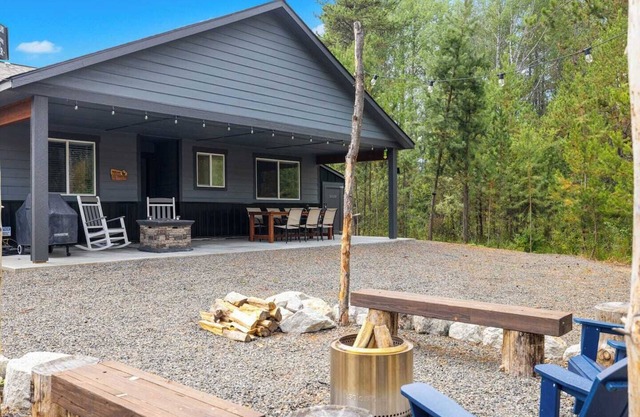 Fire & Fun Cabin with firepit