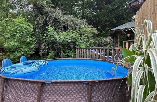 Pool I Pond l Trails l Private