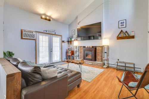 Fire Pit, Pool and Beach Access Tobyhanna Home!