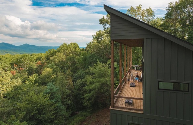 Firefly Mountain: Blue Ridge's Best View off Aska!