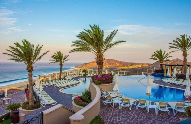 First class Golf & Spa resort- All suites with terrace and Pacific Ocean view.