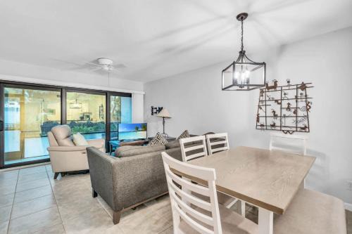 First Floor - Quick Walk to Amenities