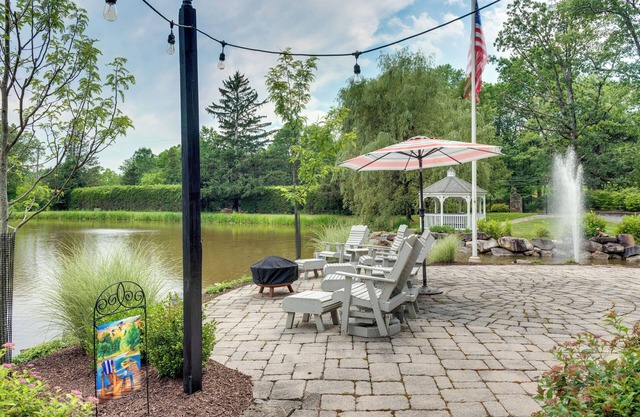 Lakeside Living: Hike, Paddle & Relax in Bangor!