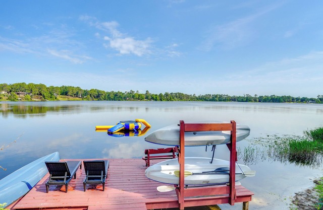 Fish, Swim & More: Lakefront Retreat in Ocklawaha!