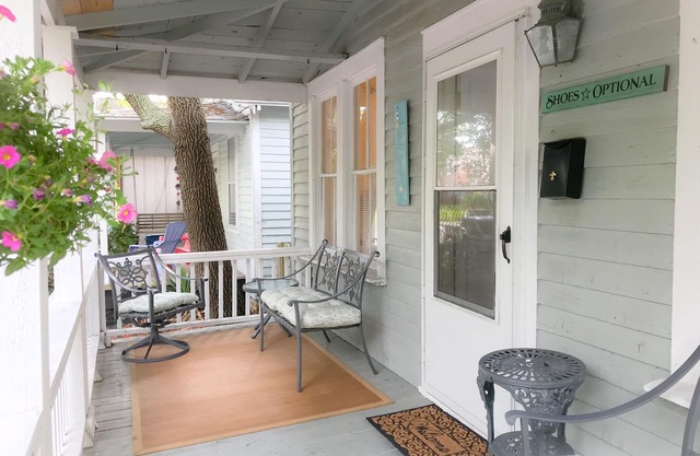 Fish Tails Cottage en "Promise Land" a pie del centro de Morehead Waterfront