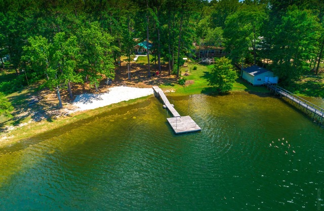 Fisher's Point Lakefront-South Toledo Bend-Hot Tub Private Beach Sleeps 6 Pets