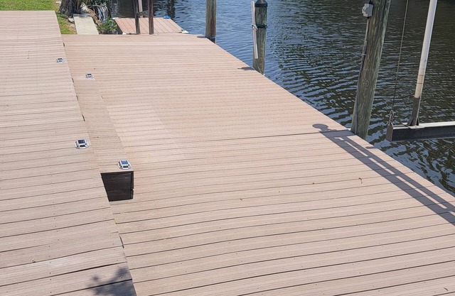 Fisherman's Paradise w/ Waterfront and 2 KING suites. Bring your boat! 40' dock