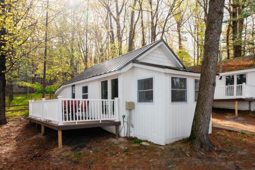 Fishing-Arbutus Lake-Pontoon Rental-Family Friendly
