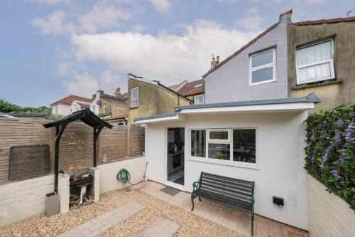 Five bedroom house in Douglas road