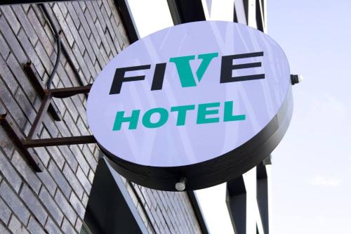 Five Hotel