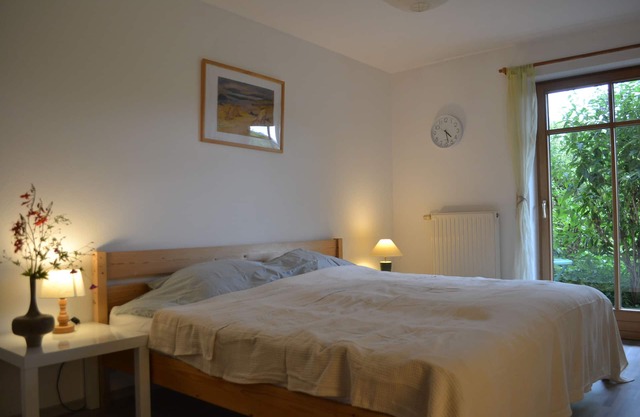 Five minutes' walk from the lake, 3-room apartment with garden