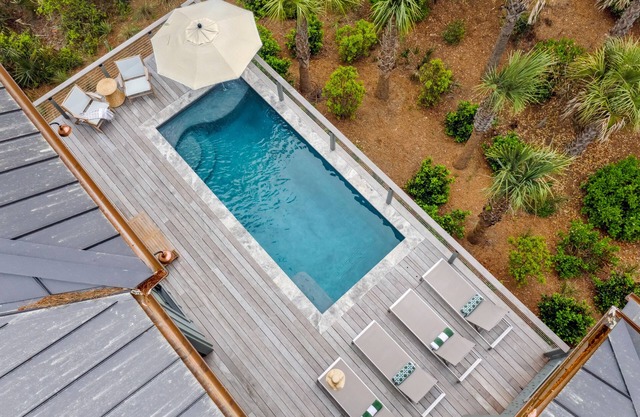 Five Star Retreat, Private pool, Marsh Views & Close to beaches and golf