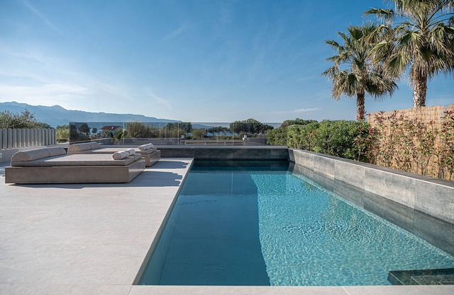Fivi Luxury Villa, with Heated Pool & SeaViews