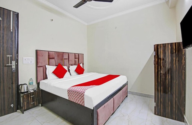 OYO Flagship 80736 Hotel Lazez Residency
