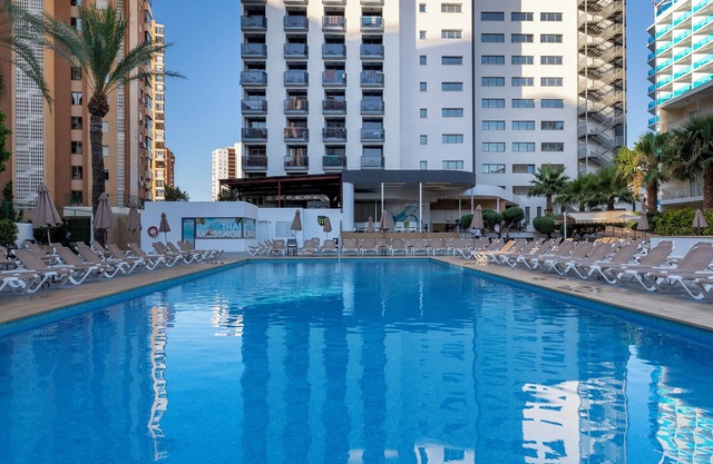 Flash Hotel – Adults recommended