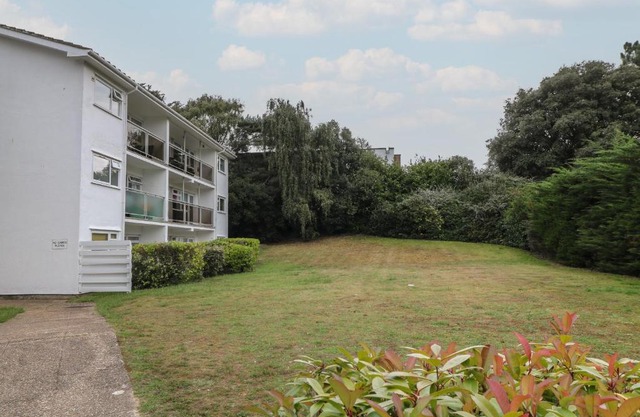 Flat 5 Fairwinds