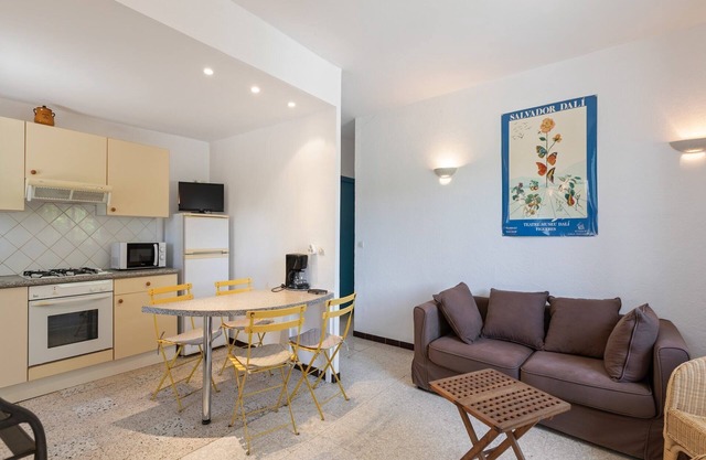 Apartamento en Mèze con Piscina y Viñas