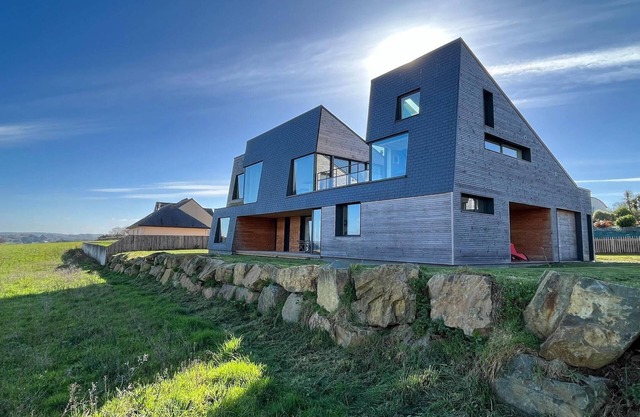 Studio with terrace and superb sea view
