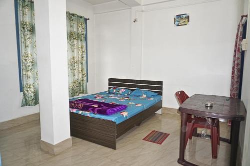 FLAT NO 201 Entire 1BHK & 2BHK private apartments with personal kitchen TAJ RESIDENCY Holiday Homestay