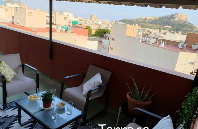 Piso con terraza privada, vista al Castillo