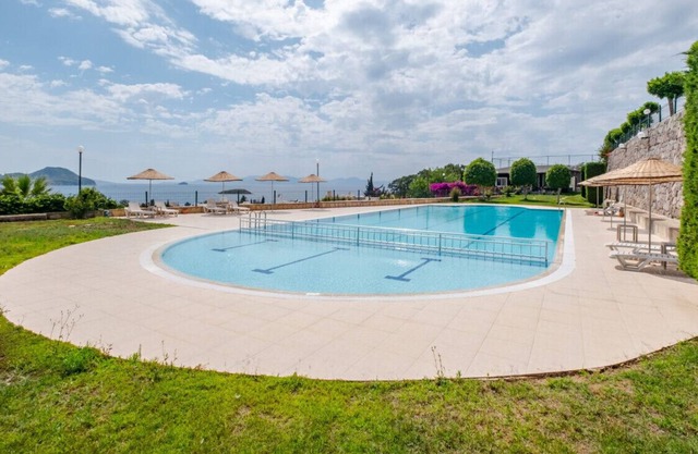 Flat with Sea View and Shared Pool in Bodrum