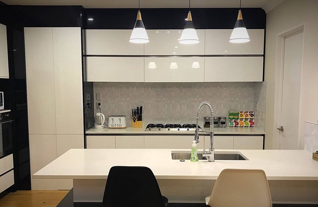 Flatbush Holiday Accommodation, Casheltown Residence CR|7 Bedrooms|2 Kitchens|Dining|Lounges