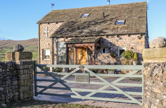Flatt House Barn