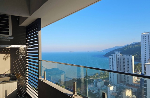 Flc Sea Tower - ChillNow