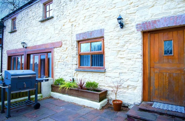 Fletcher Coach House - 3 Bedroom Cottage - Pendine