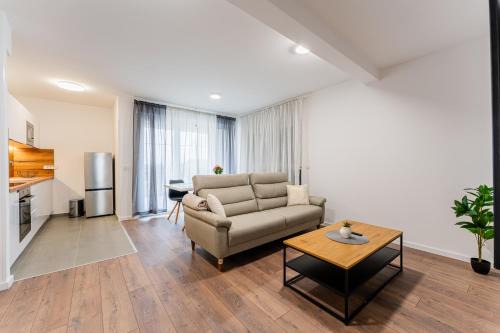 Flex SelfCheckIns 101 - Zagreb - 2 Bedrooms - Parking - Loggia