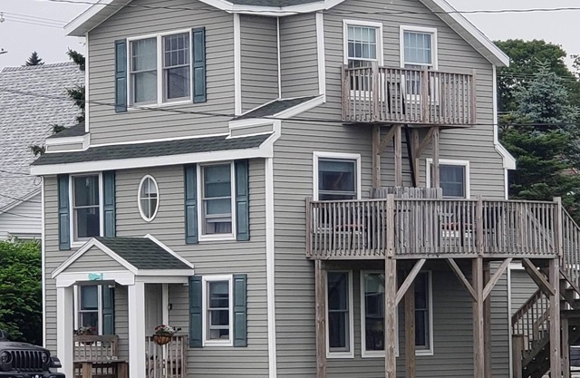 Flexible cancellation policy/Military discount/No pet fee/Water views /Fire pit
