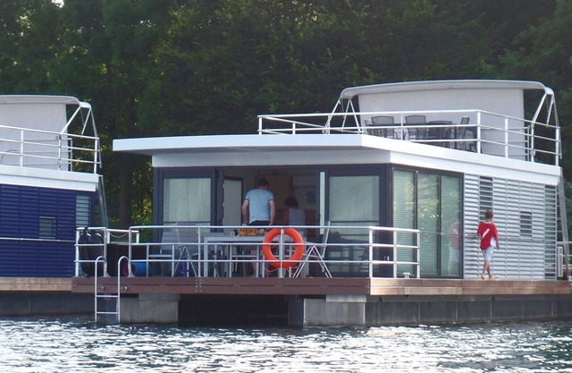 Floating 44 in Xanten - Boot 1 - Floating 44 Komfortable Hausboote bei Xanten mit Tollem Seeblick