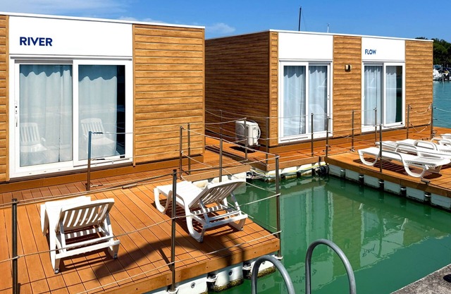 Floating Resort