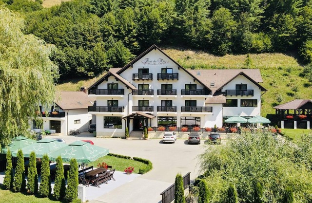 Flor de Măr Transylvanian Hotel & spa, close to Dracula Castle, Brasov,mountains
